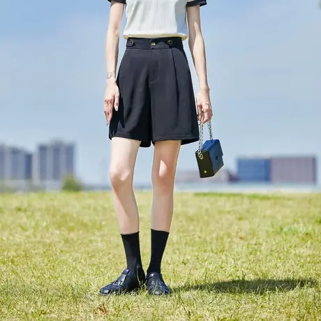 唐狮西装短裤女纯色宽松百慕大短裤2023夏新款爱心扣休闲通勤百搭商品大图