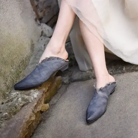 Artmu阿木原创复古包头半拖鞋女外穿流苏粗跟尖头皮拖2023新款商品大图