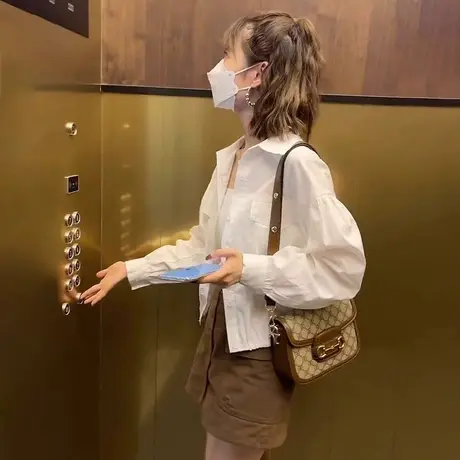 早秋季长袖衬衫女2023年新款法式独特小众设计感短款外套翻领衬衣图片