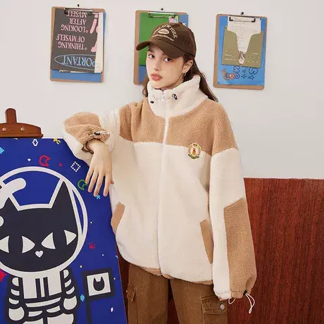 a02撞色仿羊羔绒2023秋冬新款抽绳设计徽章长袖上衣女式外套图片