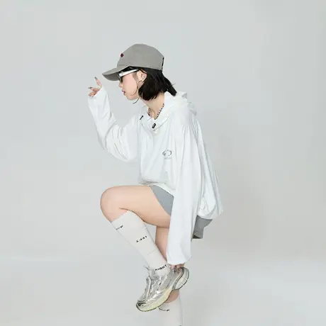 2025夏季新款连帽防晒衣女创意印花户外运动轻薄透气情侣款防晒服图片