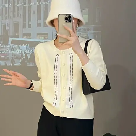 2023年早秋季新款女士针织开衫设计感圆领长袖外搭针织外套上衣潮商品大图