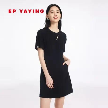 EP雅莹女装 三醋酸简约小黑裙设计感短袖连衣裙2023新款4627A图片