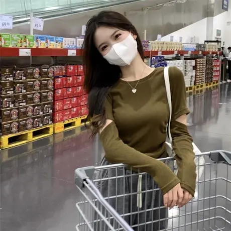 春秋新款大码女装胖mm洋气上衣女小众设计感显瘦长袖镂空t恤200斤图片