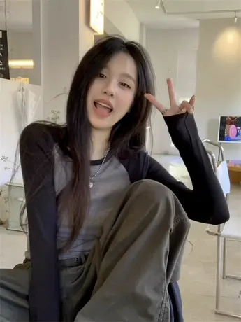 正肩长袖t恤薄款内搭打底衫早秋2023新款女装紧身短款插肩袖上衣图片