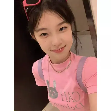 粉色甜辣妹正肩短袖t恤女夏季新款设计感小众修身显瘦上衣短款ins图片