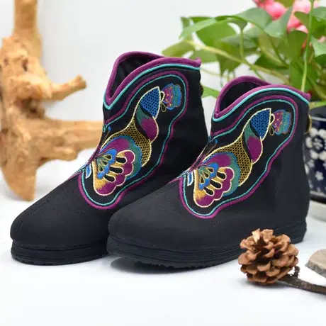 汉舞民族风女鞋复古绣花鞋圆头棉靴老北京布鞋女千层底平底画蝶图片