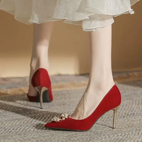 酒红色婚鞋女细跟2023年春季新款尖头绒面高跟鞋中式新娘结婚单鞋图片