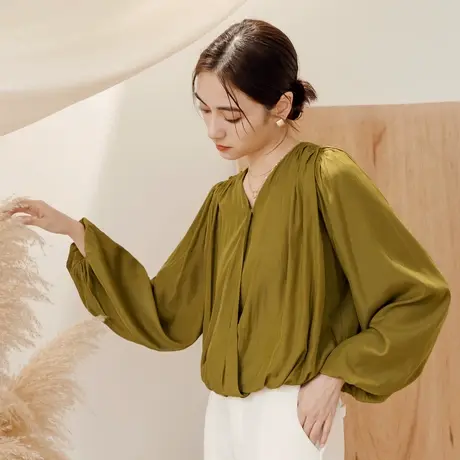 桔熊秋季通勤V领垂坠感开衫泡泡袖褶皱上衣女胖妹妹大码AB19078商品大图