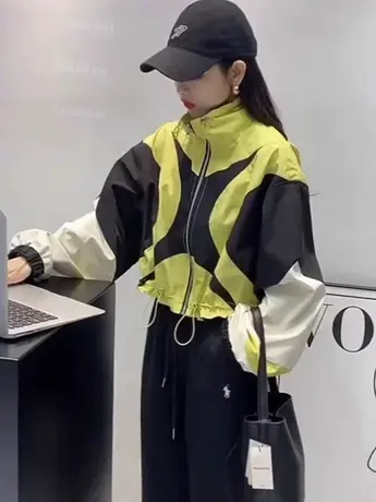 2023年春季新款撞色休闲下摆松紧冲锋衣外套设计感拼接棒球服女装商品大图