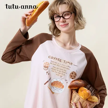 tutuanna人棉粉白插肩袖小狗印花套头长袖上衣+波点满印长裤套装商品大图