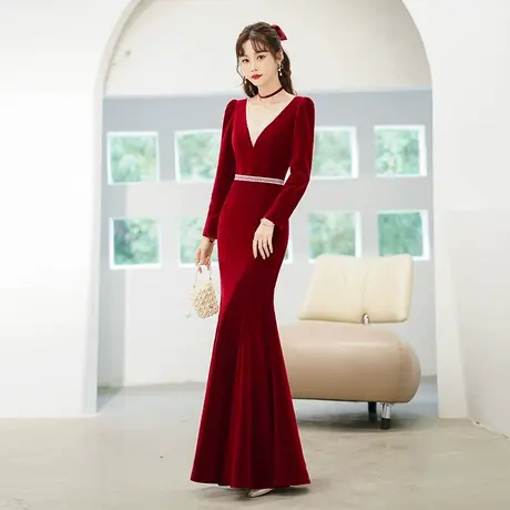 鱼尾晚礼服女宴会2023新款敬酒服新娘冬季长袖酒红色修身V领年会图片