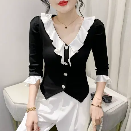 欧货性感镂空V领拼色T恤女时尚钉珠洋气小衫设计感小众开叉上衣潮图片