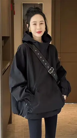春季2023新款韩版百搭休闲宽松冲锋衣女斜拉链设计感小众连帽外套图片