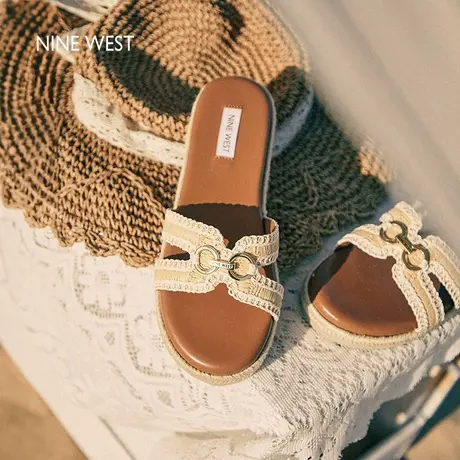【商场同款】Nine West/玖熙拖鞋女外穿老钱风真皮平底一字凉拖鞋图片
