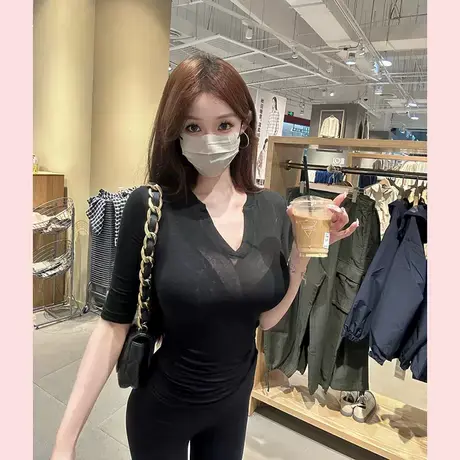 Onoev纯欲低胸t恤女黑色打底衫短袖上衣修身V领微透性感商品大图