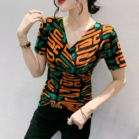 欧货印花T恤女短袖时尚交叉V领小衫网红设计感小众上衣修身体恤夏图片