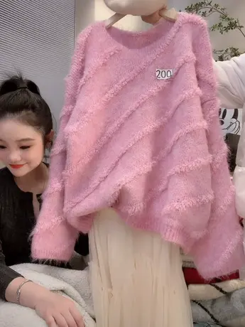 温柔软糯一字肩粉色毛衣女秋冬新款宽松慵懒风设计感针织百搭上衣图片