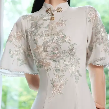 旗袍小晚礼服连衣裙女宴会气质主持人白色中式订婚领证轻奢小众夏图片