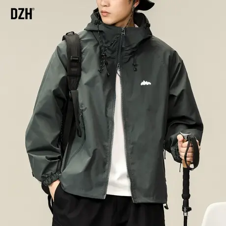 男士户外登山服冲锋衣外套男春秋旅游穿搭休闲运动机能风工装夹克商品大图