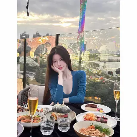 孔雀蓝显白V领薄款长袖t恤女韩版辣妹气质修身显瘦纯色内搭上衣商品大图