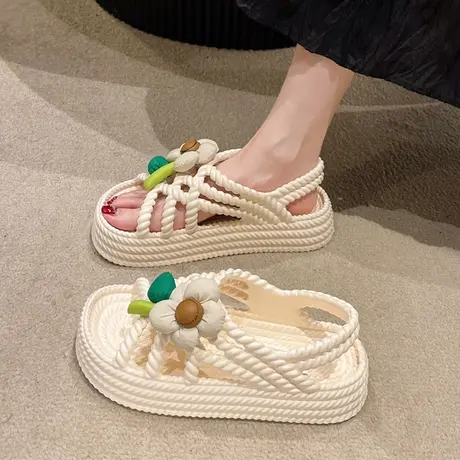 可爱花朵凉鞋女款夏季2023新款厚底松糕百搭仙女风海边沙滩罗马鞋图片