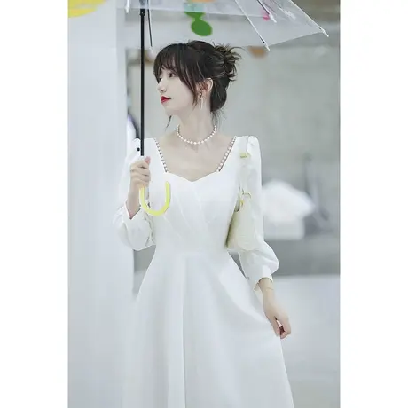 白色小晚礼服裙女2024新款冬季轻奢小众高端宴会气质平时可穿长袖图片