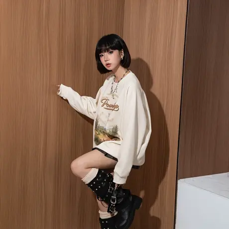 YEP春秋圆领卫衣女2025新款宽松复古印花插肩袖套头无帽上衣加绒商品大图