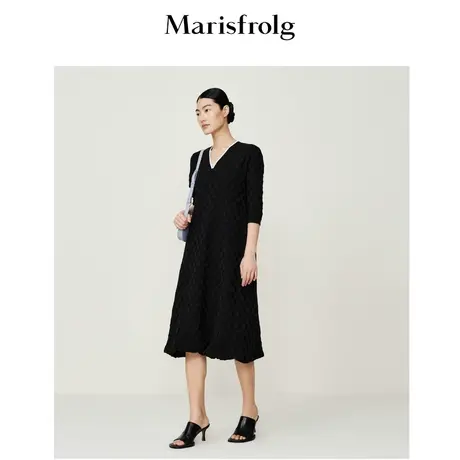 【显瘦】玛丝菲尔春季新款黑色V领针织连衣裙长款遮肉小黑裙图片