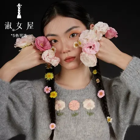 淑女屋官方旗舰店2022新款柔软舒适百搭女上衣纯手工立体绣花毛衣图片