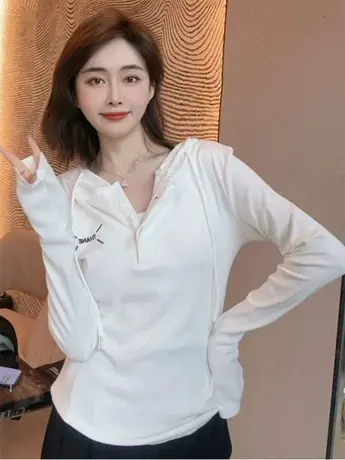 2023早春新款时尚百搭休闲刺绣连帽长袖T恤女上衣内搭打底衫外穿图片