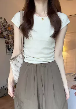 修身正肩短袖t恤女夏季2023新款内搭韩版小众设计感甜辣短款上衣商品大图