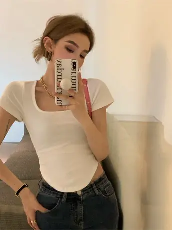 纯欲短款短袖t恤女2023新款夏季小众设计感辣妹韩系chic别致上衣图片