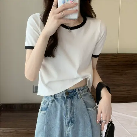 撞色短袖正肩t恤女装短款显瘦不规则设计感夏季甜辣妹风别致上衣图片