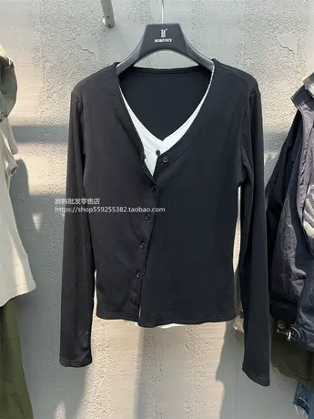 欧货2023新款假两件拼接长袖T恤女V领内搭修身弹力洋气打底衫上衣图片