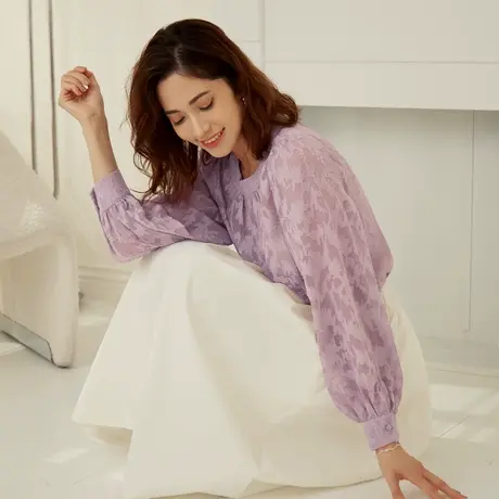 桔熊春季浪漫温柔小衫立体提花圆领微透肤长袖上衣女大码AB19039商品大图