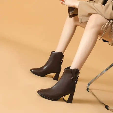 2024年秋冬新款时尚V口短筒靴性感尖头短靴女粗跟显瘦百搭马丁靴商品大图