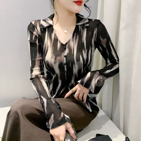 欧货性感V领打底衫女喇叭袖网纱印花纽扣开叉气质内塔上衣修身T恤商品大图