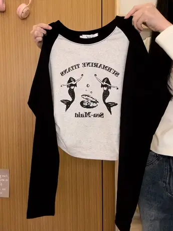 红续美人鱼字母插肩短款长袖T恤女复古甜酷风打底衫上衣秋冬新款图片