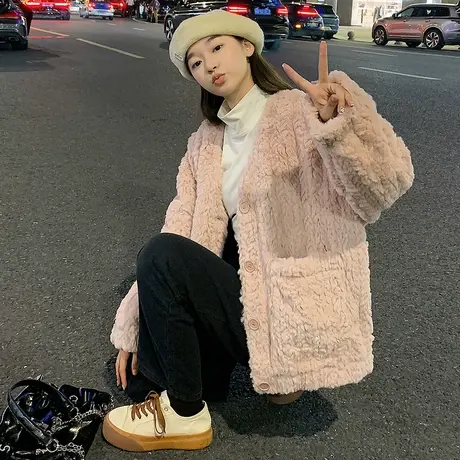 唐狮仿羊羔绒外套女v领设计感2023秋冬季新款小个子加厚毛毛上衣商品大图