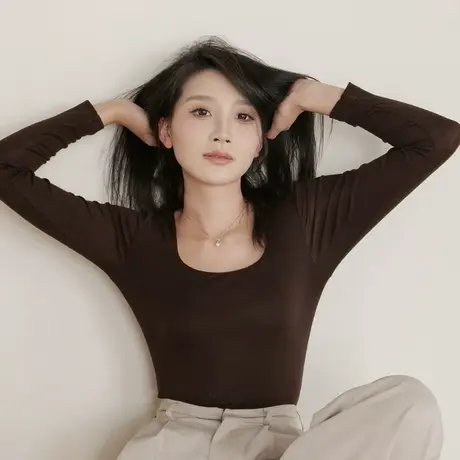 洋气蚕丝无痕早秋款女士打底衫2024新款内搭圆领搭配上衣长袖修身图片
