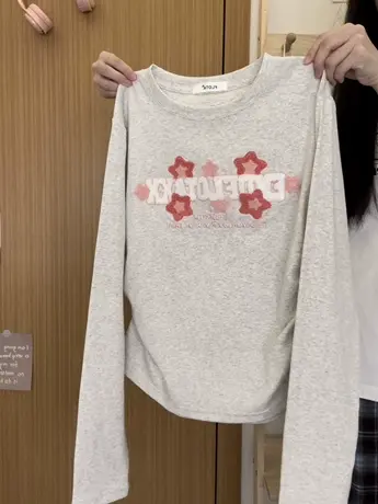 红续植绒星星字母正肩长袖T恤女日系ins风收腰打底衫上衣秋冬新款图片