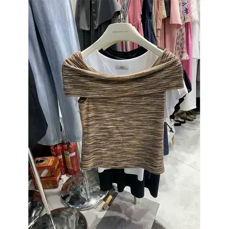 十三行女装新款2023韩版气质显瘦一字肩设计感修身撞色针织上衣图片