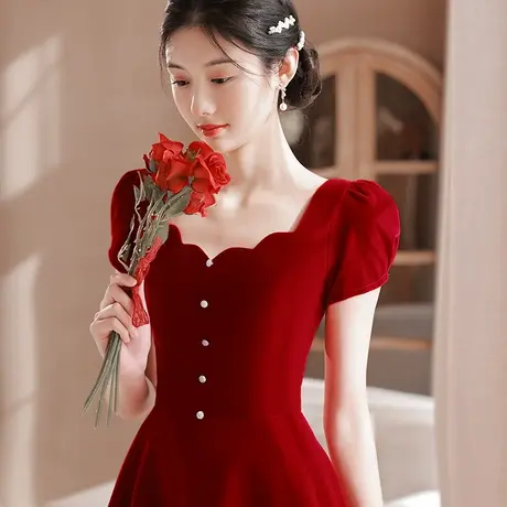 红色小礼服订婚连衣裙夏季敬酒服小个子新娘高级感设计感平时可穿图片