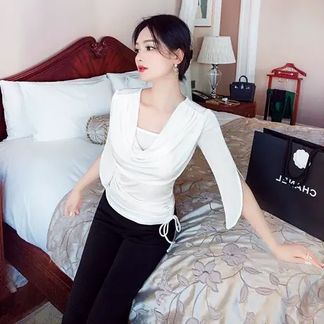 VJE初夏气质荡领小众设计感T恤女新款时尚修身褶皱小心机上衣商品大图