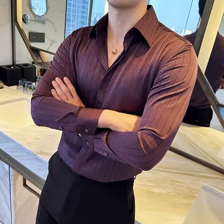 高级感英伦条纹褶皱隐形门襟衬衫男长袖春夏2024气质星空紫花衬衣图片