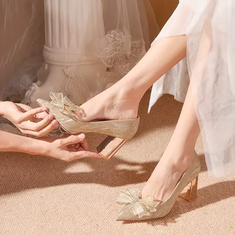 爱丽拉法式粗跟婚鞋女2024新款春季秀禾婚纱两穿新娘鞋孕妇不累脚商品大图
