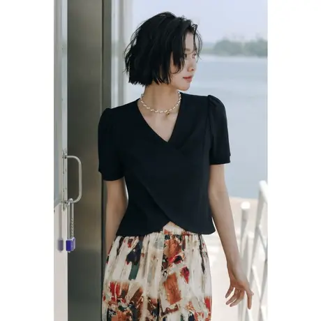 弥古黑色交叉v领上衣女夏法式泡泡袖冰丝针织短袖t恤小众别致女装商品大图