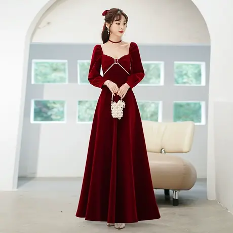 红色晚礼服裙宴会丝绒长袖加厚年会高级感2023新款敬酒服新娘冬季图片