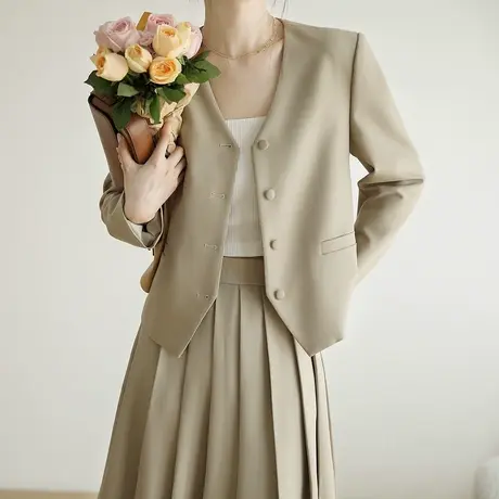 2023年秋季新款短外套女设计感小众上衣时尚休闲短款西装女高级感图片